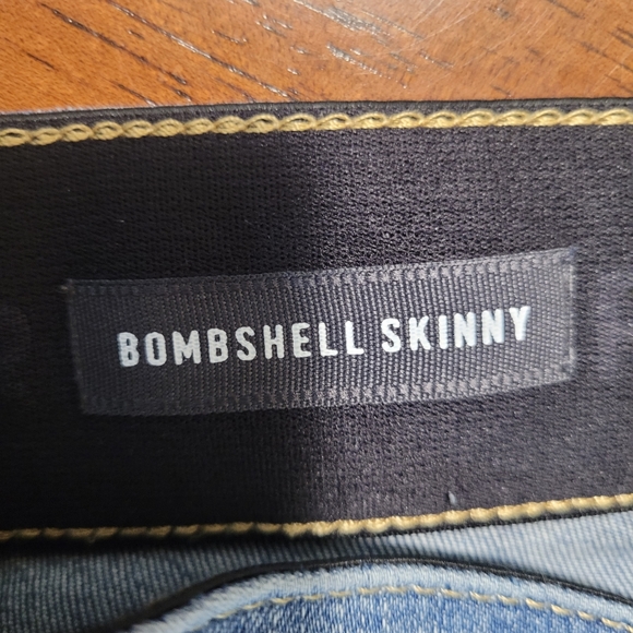 Torrid Premium Bombshell Skinny Jeans,Size 16R - Picture 6 of 7